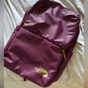 THE NORTH FACE Base Camp Voyager Daypack, Boysenberry/Sulphur Moss